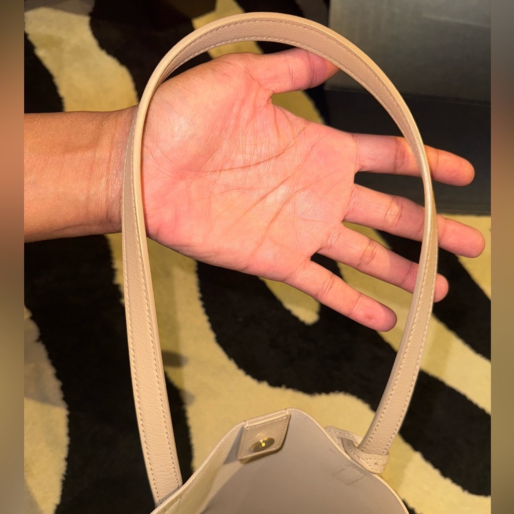 AUTHENTIC SAINT LAURENT LEATHER SHOPPING TOTE - Picture 9 of 16